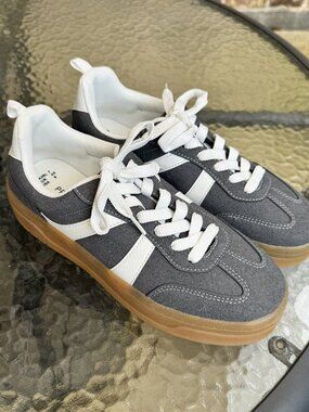 BRAND NEW!!  Primark Gray/White Sneakers, Size 9M US
